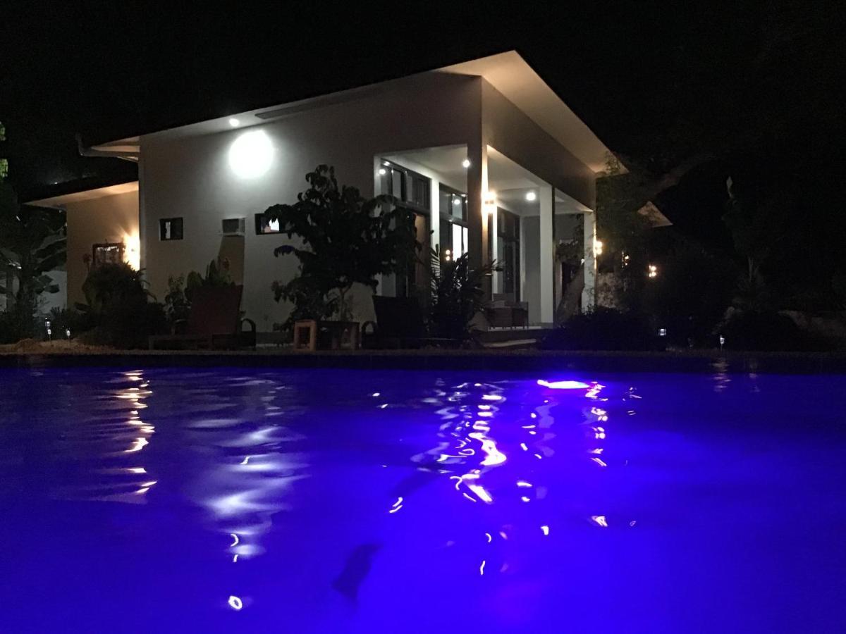 Bamboobeachvilla2 Ac New Oceanfront Pool Sunsetview Garden Kitchen Satellite Starlink Wi-Fi Dimiao Eksteriør bilde